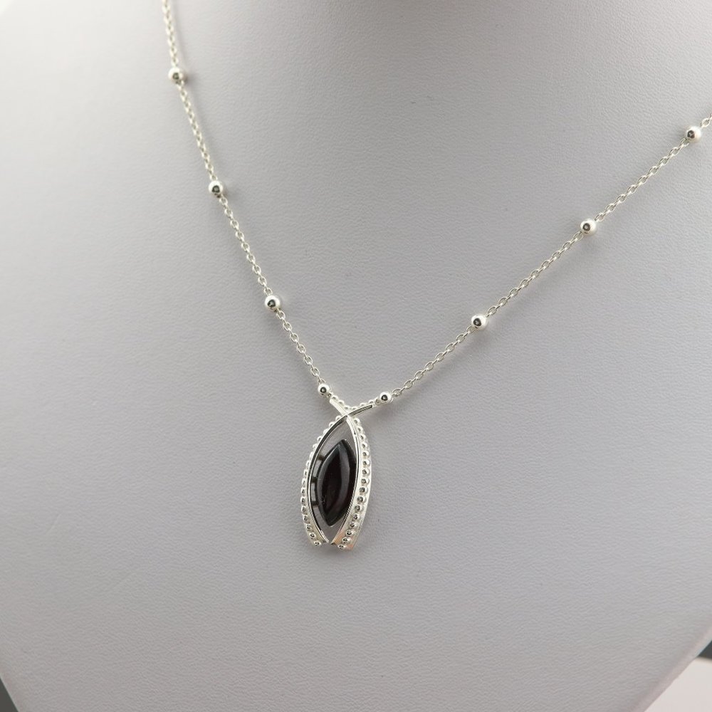 Sterling silver necklace with natural Baltic amber - Picture 6 of 11